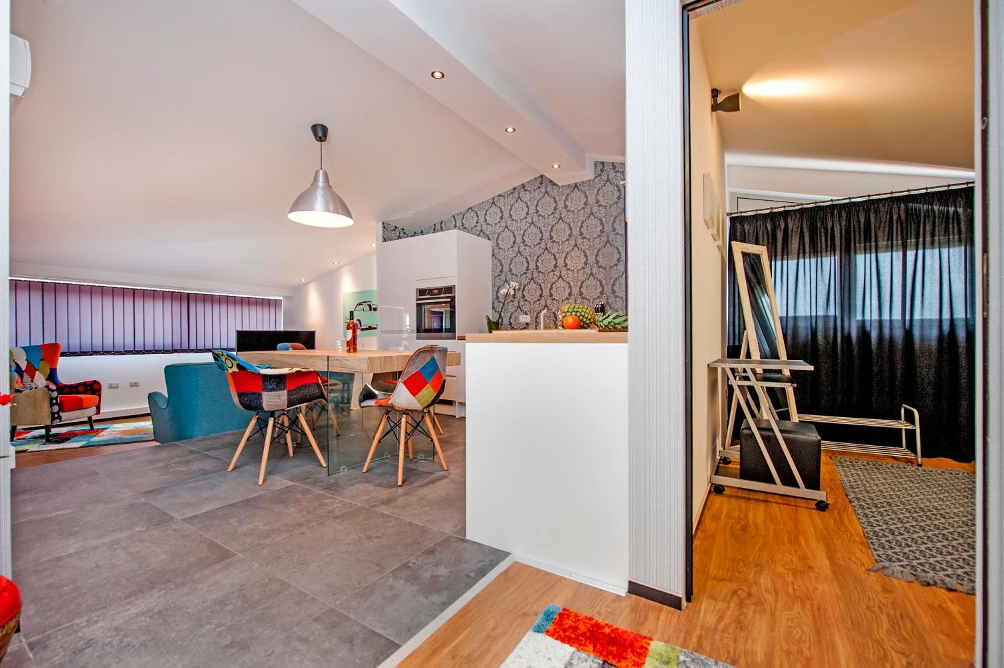Lakovich Sea View Apartments 로비니 외부 사진