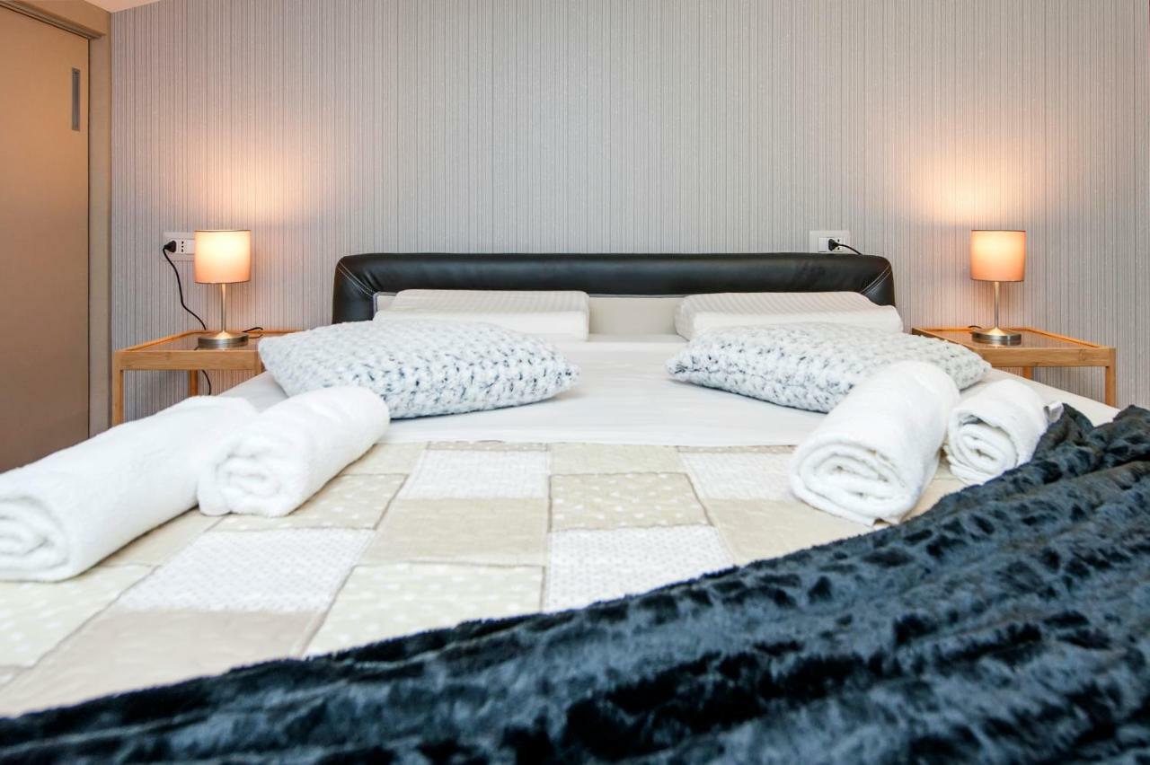 Lakovich Sea View Apartments 로비니 외부 사진
