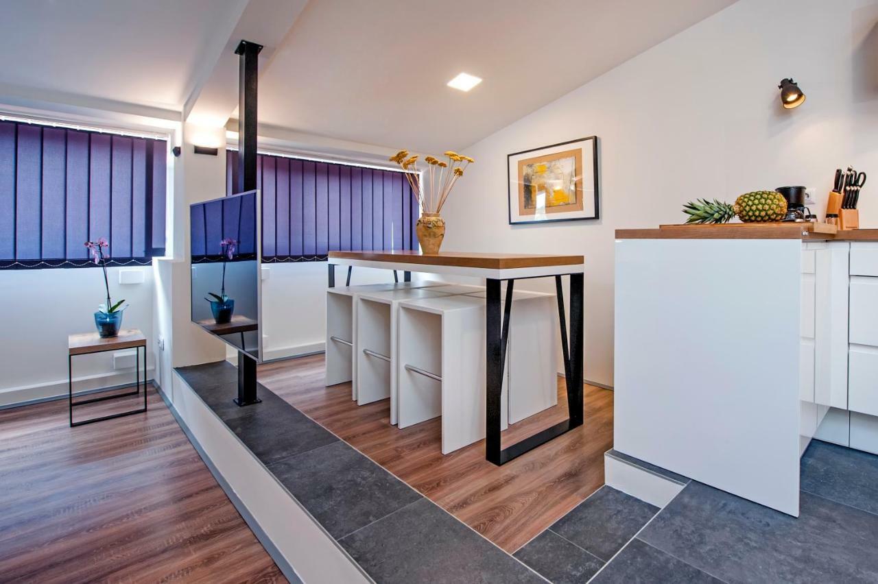 Lakovich Sea View Apartments 로비니 외부 사진
