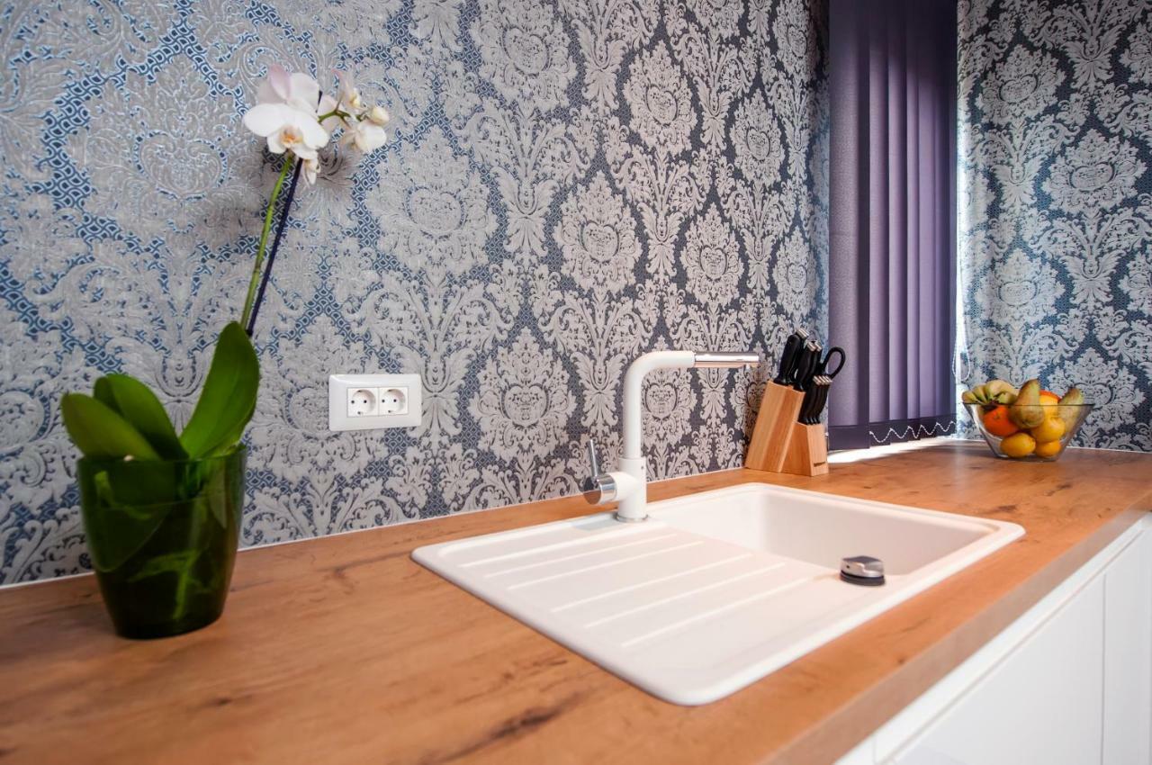 Lakovich Sea View Apartments 로비니 외부 사진