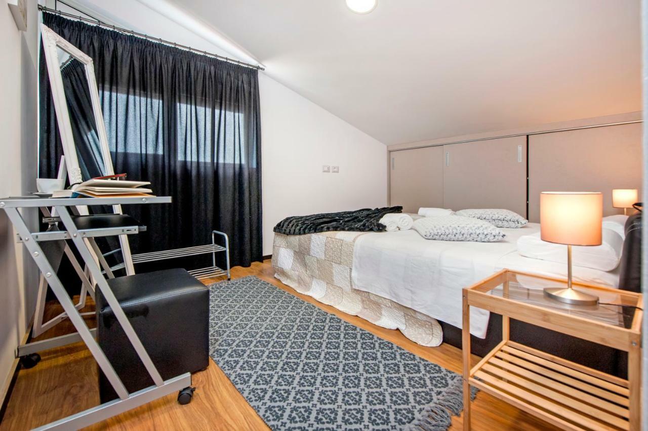 Lakovich Sea View Apartments 로비니 외부 사진