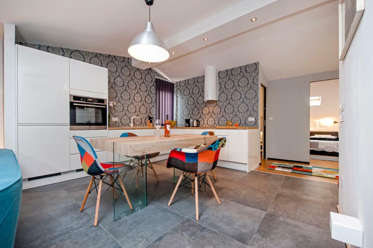 Lakovich Sea View Apartments 로비니 외부 사진