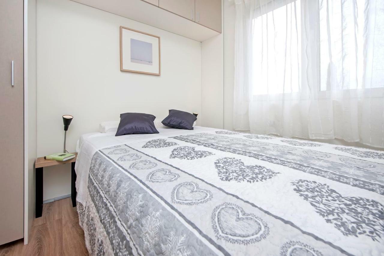 Lakovich Sea View Apartments 로비니 외부 사진