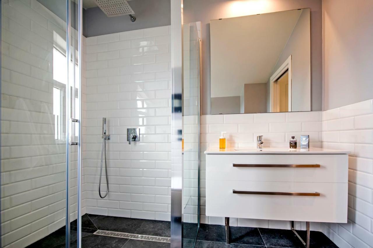 Lakovich Sea View Apartments 로비니 외부 사진