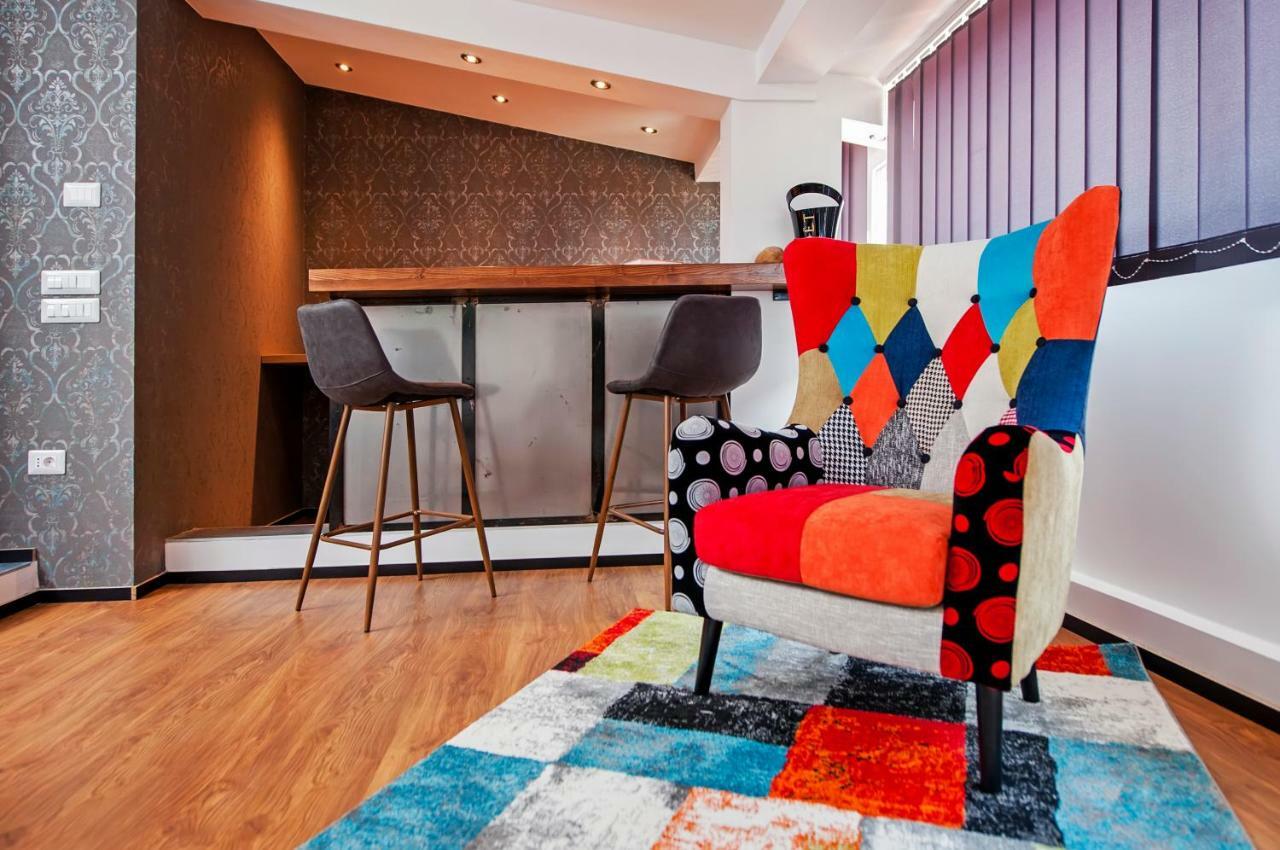Lakovich Sea View Apartments 로비니 외부 사진