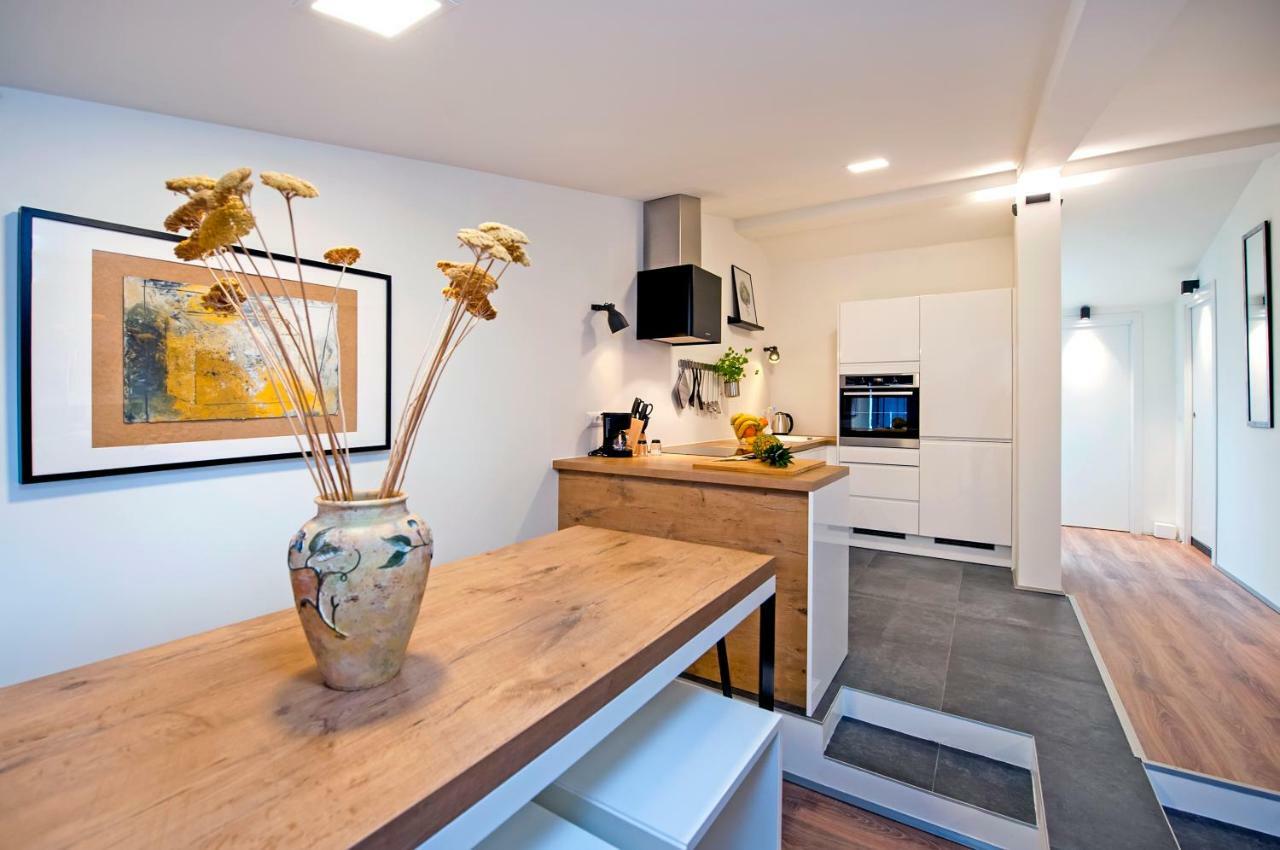 Lakovich Sea View Apartments 로비니 외부 사진