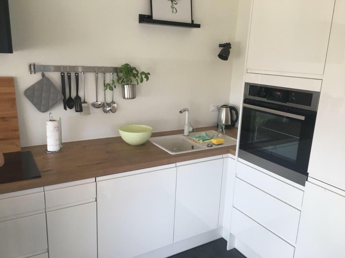 Lakovich Sea View Apartments 로비니 외부 사진