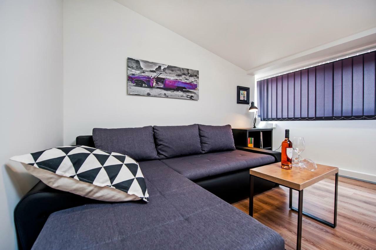 Lakovich Sea View Apartments 로비니 외부 사진