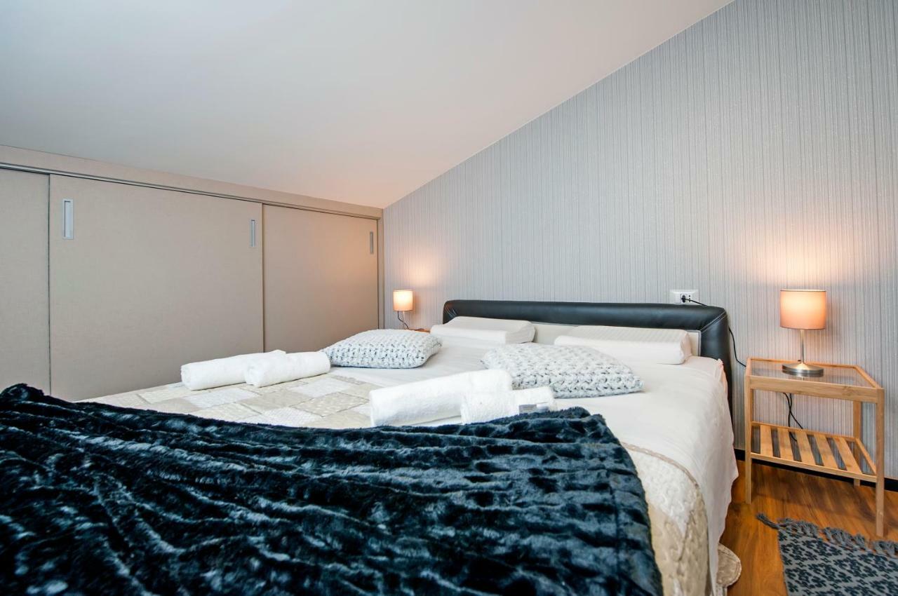 Lakovich Sea View Apartments 로비니 외부 사진