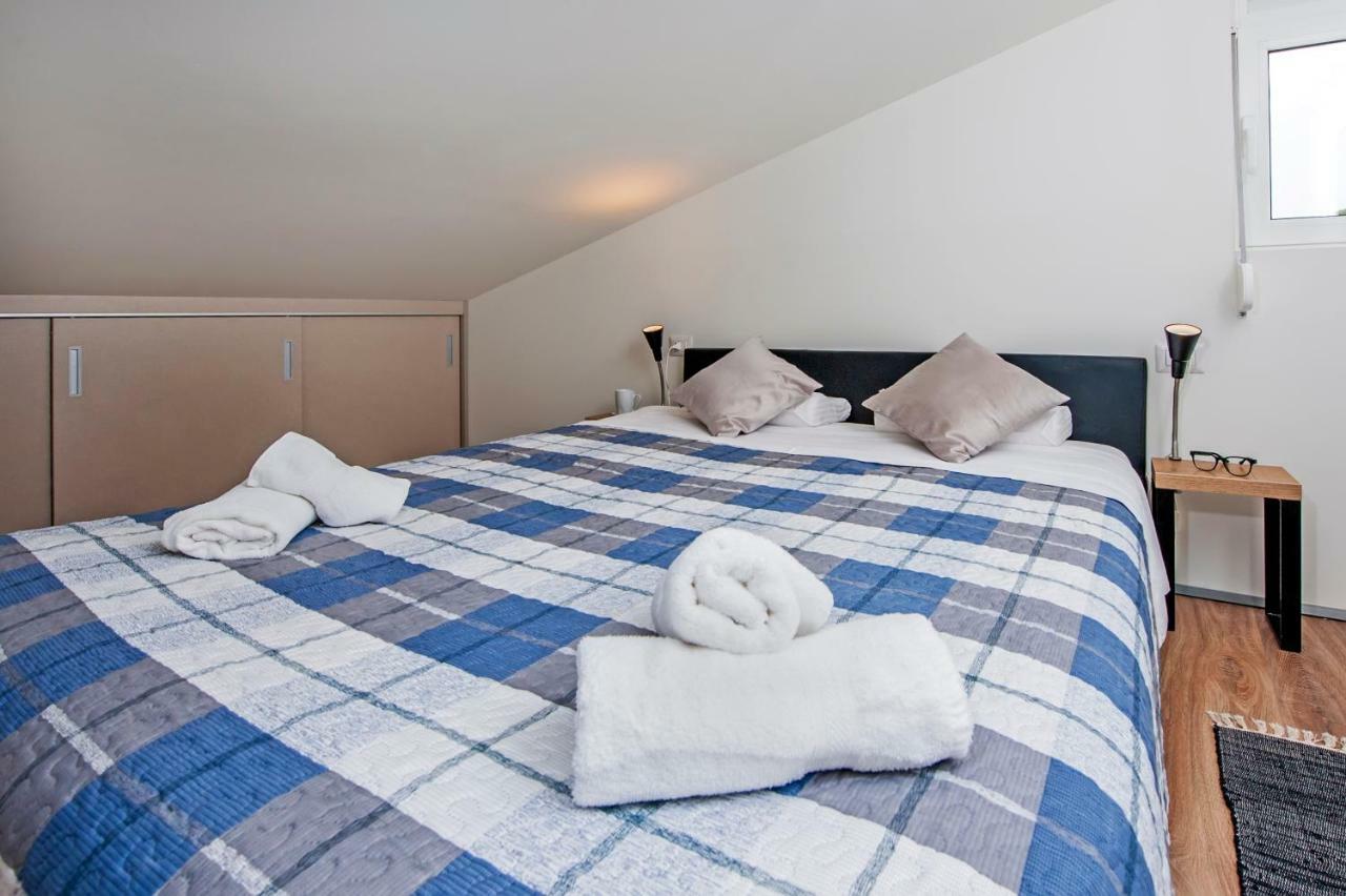 Lakovich Sea View Apartments 로비니 외부 사진