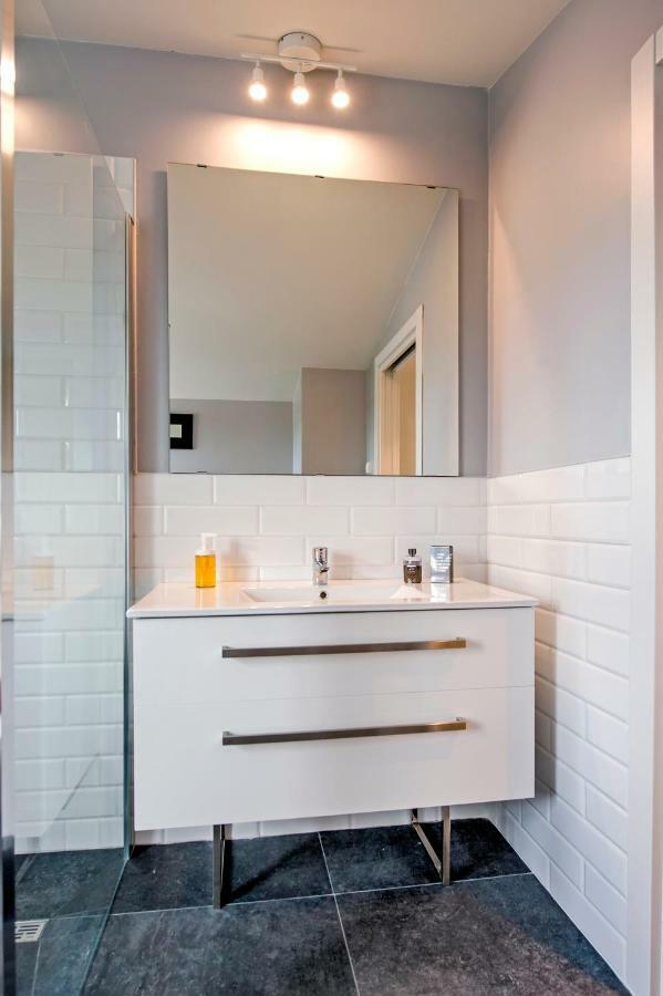 Lakovich Sea View Apartments 로비니 외부 사진