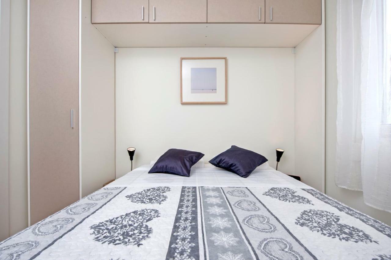 Lakovich Sea View Apartments 로비니 외부 사진
