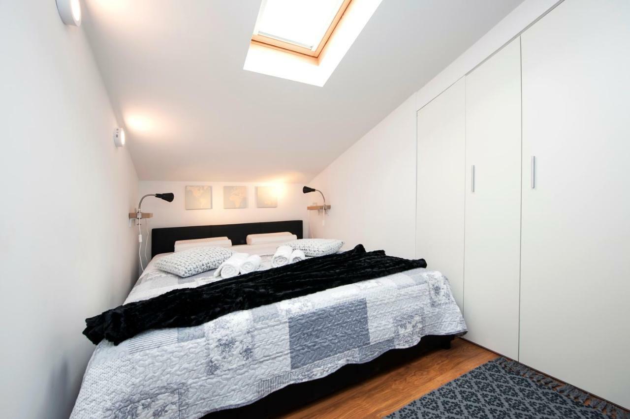 Lakovich Sea View Apartments 로비니 외부 사진