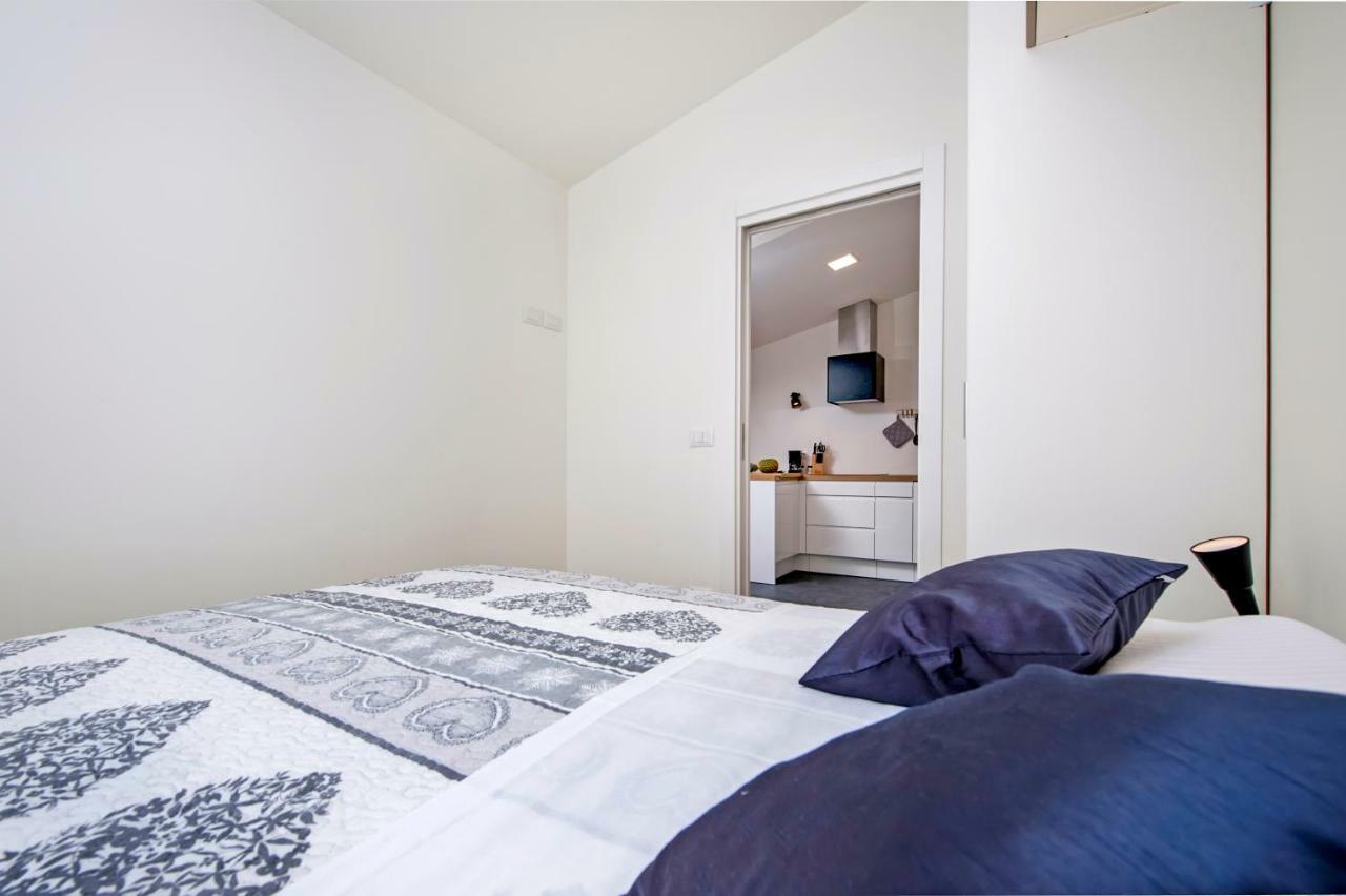 Lakovich Sea View Apartments 로비니 외부 사진
